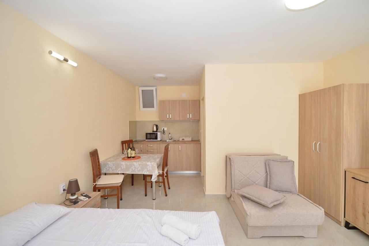 Studio Vukovic Kotor Luaran gambar