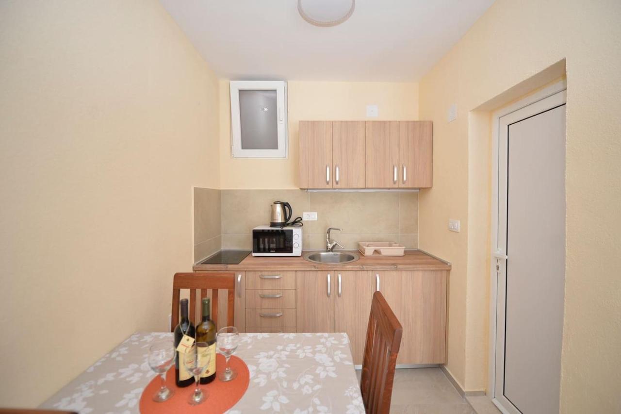 Studio Vukovic Kotor Luaran gambar